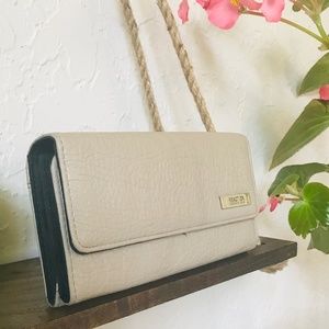 Kenneth Cole Reaction Trifold Clutch Wallet Gray